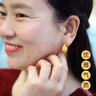 COISE銀耳環(huán)媽媽女款金黃色足銀耳圈耳飾實用耳釘重陽節(jié)禮物送長輩婆婆 老人金色耳環(huán) 牡丹花耳飾 曬單實拍圖