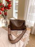 viney品牌包包女包輕奢斜挎包新款枕頭包生日禮物送女友老婆 【咖色】實(shí)用高級感腋下包 時(shí)尚百搭休閑通勤單肩包 曬單實(shí)拍圖
