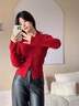 AEMAPE本命年紅色針織衫女2025秋冬新款修身復古針織開(kāi)衫時(shí)尚毛衣外套女 紅色 均碼 （建議85-136斤） 曬單實(shí)拍圖