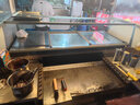安淇爾（Anqier）臺(tái)式海鮮柜 臺(tái)面冷藏冰粉展示柜臥式燒烤店保鮮冰柜小型擺攤?cè)嗆嚳梢苿?dòng)冰箱 1.5米金雙門187L前視窗-TCD-150C 電瓶供電可用（電瓶需自配） 曬單實(shí)拍圖