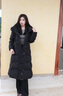 鴨鴨（YAYA）羽絨服女長(cháng)款過(guò)膝2024冬季新款時(shí)尚氣質(zhì)收腰顯瘦加厚保暖外套XB 黑色 【長(cháng)款護暖/收腰顯瘦/現貨速發(fā)】 M (160) 曬單實(shí)拍圖