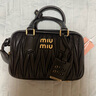 MiuMiu【禮物】繆繆女士Arcadie Matelassé羊皮革小號手提包 黑色 曬單實(shí)拍圖