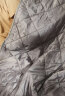 京东京造 户外两用毯防潮毯子披盖毛毯夏季柔软高蓄热户外露营装备岩石灰 实拍图