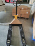 優(yōu)科維特叉車(chē)電子秤1噸2噸3噸地牛帶稱(chēng)重器手動(dòng)液壓搬運車(chē)移動(dòng)磅秤 升級工業(yè)加厚款：1噸/精度0.5kg 寬叉68.5cm 曬單實(shí)拍圖