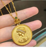 圣嵐  5D無氰足金999女王圓牌黃金單吊墜鑲祖母綠莫桑鉆單吊墜約16.8克 大版16.8克 曬單實拍圖