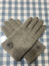 瑪麗亞·古琦（MARJA KURKI）羊毛手套女冬季保暖內襯 純色毛球裝飾手套 玉指芊芊 灰色 曬單實(shí)拍圖