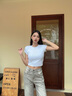 Calvin KleinJeans春夏女士簡(jiǎn)約字母時(shí)尚ck辣妹重磅微彈正肩短袖T恤J221171 YAF-月光白 S 曬單實(shí)拍圖