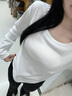 妙奕嘉白色打底衫女內搭黑色U領(lǐng)T恤長(cháng)袖德絨緊身上衣大碼女裝秋季新款 加厚德絨弧底U領(lǐng)打底衫【白色】 XL 【建議115-130斤】 曬單實(shí)拍圖