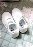 至能兒童夏季新款小白鞋室內活動(dòng)舞蹈休閑鞋白色低幫帆布鞋 18888 33 內長(cháng)21cm 曬單實(shí)拍圖