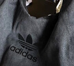 adidas「云朵包」牛仔風(fēng)大容量運動(dòng)挎包女子阿迪達斯官方三葉草 黑色 NS 曬單實(shí)拍圖