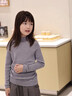 英氏（YEEHOO）女童毛衣兒童針織衫100%綿羊毛女孩中大童裝秋款保暖打底衫可機洗 自在松弛-灰色【100%綿羊毛】 140 曬單實(shí)拍圖