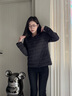 波司登（BOSIDENG）25年新款春短款輕薄羽絨服女90絨V領(lǐng)輕便登山旅游外套B250130004B 黑色8056-經(jīng)典極簡風(fēng) S 160/88B 體重約100-110斤 曬單實(shí)拍圖