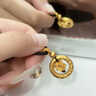 中國(guó)黃金（CHINA GOLD）蓮花平安扣黃金吊墜女款足金花型項(xiàng)鏈七夕生日禮物女生送女友老婆 蓮花平安扣項(xiàng)繩-約1.2g 曬單實(shí)拍圖