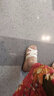 旺奈（WANGNAI）老人涼拖鞋女中老年媽媽拖鞋夏季外穿女士拖涼鞋真皮平底防滑軟底 米白色 37 (235mm) 正常尺碼 曬單實拍圖
