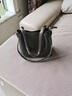 酷奇袋鼠包包女包2024七夕韓版簡(jiǎn)約中年媽媽包時(shí)尚百搭法式軟皮斜挎水桶包 黑色 曬單實(shí)拍圖