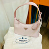 PRADA/普拉達(dá)【七夕禮物】女士Re-Nylon Re-Edition 2000迷你手袋女包 雪粉色 曬單實(shí)拍圖