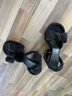 CHARLES&KEITH蝴蝶結絨布粗跟露趾高跟涼鞋生日禮物CK1-60920367 BLACK TEXTURED黑色紋理 35 曬單實(shí)拍圖