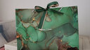 宜佳蕙 3個(gè)裝新款大理石紋禮品袋手提袋配絲帶 服裝紙袋糖果袋子 綠色流金配金綠絲帶 大號36*25*12cm(3個(gè)裝) 曬單實(shí)拍圖