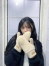 慕瓊（MUQIONG）騎車(chē)新款仿兔毛毛絨ins女冬季手套加絨保暖可愛(ài)防寒2024學(xué)生全指 米色 均碼 曬單實(shí)拍圖