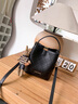 CALWAN KEODH水桶包包女包2026新款斜挎真皮手提生日禮物送女友老婆 【黑色】品牌簡(jiǎn)約通勤包實(shí)用走心女生閨蜜 曬單實(shí)拍圖