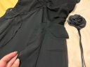妍莉芬（yanlifen）裙子女2024年夏季法式御姐风黑色吊带连衣裙收腰显瘦海边沙滩长裙 黑色连衣裙(送花朵) XL 实拍图
