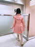 IVY HOUSE常春藤兒童裝女童秋季新款  風(fēng)衣外套收腰雙排扣英倫百搭甜美可愛(ài) 粉紅色 120cm(120/56) 曬單實(shí)拍圖