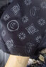 卡賓【滿(mǎn)印老花】男裝新疆長(cháng)絨棉T恤24春夏短袖潮 煤黑色 S 曬單實(shí)拍圖