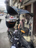 騎行佳 電動(dòng)車(chē)雨棚雨篷車(chē)棚電瓶車(chē)雨棚防曬遮陽(yáng)傘騎行擋風(fēng)罩擋雨遮陽(yáng)棚 黑羽毛 前開(kāi)窗+后口袋+帽檐： 曬單實(shí)拍圖