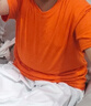 歌班婭2024夏季新款短袖T恤女裝時(shí)尚寬松低領(lǐng)u領(lǐng)顯瘦露背大領(lǐng)口上衣ins 【橙色】 3XL 建議【140-155 斤】 曬單實(shí)拍圖