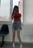 紅蜻蜓破洞牛仔短褲女2025年夏季新款女裝跨腳毛邊高腰顯瘦辣妹女士熱褲 復(fù)古藍(lán) L 曬單實(shí)拍圖