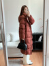玖姿·安娜蔻【冰原系列】直筒中長(cháng)白鵝絨紅色羽絨服女2024冬款本命年蛇年 酒紅 S 曬單實(shí)拍圖