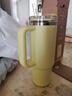 STANLEY巨無(wú)霸吸管杯保溫保冷大容量杯子車(chē)載家居辦公禮品伴手禮男女禮物 【JENNIE同款】柚黃色-887ml 曬單實(shí)拍圖