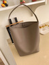 viney包包女包大容量水桶包通勤大包單肩包生日禮物送女友老婆 【卡其】高檔實(shí)用女生手提包 輕奢百搭小眾品牌休閑大包 曬單實(shí)拍圖