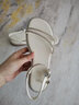 卓詩(shī)尼氣質(zhì)水鉆露趾粗跟搭扣沙灘一字帶涼鞋2024夏季時(shí)尚女鞋 米白色 35 曬單實(shí)拍圖
