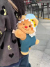鷗咖諾可愛卡通牛仔黃油小熊斜挎包女毛絨玩偶公仔包軟萌小清新小雙肩包 米黃色 曬單實拍圖