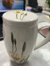 后海700ML大容量馬克杯帶蓋骨瓷喝水杯子辦公室茶杯女陶瓷水杯有蓋的 腰鼓杯-水百合黃[700ML可微波] 曬單實(shí)拍圖