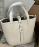 CHARLES&KEITH25秋新品簡(jiǎn)約通勤手提水桶包菜籃子包生日禮物CK2-10151518 Cream奶白色 S 曬單實(shí)拍圖