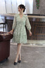 歌力思（ELLASSAY）夏季新款印花薄荷曼波茶歇裙收腰v領(lǐng)連衣裙 綠混搭 XS 曬單實(shí)拍圖