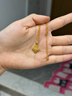 老鋪黃金古法手工足金項(xiàng)鏈 · 十字金剛杵（1號(hào)）鉆飾吊墜（金鏈款） 小號(hào)鎖骨鏈款金重約8.39g 曬單實(shí)拍圖