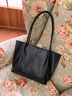 viney牛皮托特包包女包通勤手提包大容量單肩生日禮物送女友老婆 【黑色】高檔實(shí)用高端女生腋下包 輕奢時(shí)尚品牌百搭休閑ck風(fēng)大包 曬單實(shí)拍圖