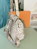 袋鼠卡拉雙肩包女2026新款女士背包女旅游出差輕便小背包女式正品包包女包 白配杏【送小熊掛件+手包+卡包】 曬單實(shí)拍圖