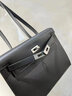哥力好質(zhì)感，上身太香 真皮跳舞包ever頭層牛皮danse包凱莉包雙肩包 跳舞包黑色銀扣 曬單實(shí)拍圖