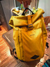 迪卡儂（DECATHLON）運動(dòng)背包騎行電腦書(shū)包男生大學(xué)生戶(hù)外登山包雙肩包女ODAB 姜黃色 23升 曬單實(shí)拍圖