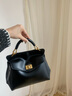 JW PEI手提包女Lucia2024新款女士單肩包包通勤斜挎包復古小拎包2T68 黑色 曬單實(shí)拍圖