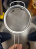 京東京造 漏勺 304不銹鋼網(wǎng)漏勺細網(wǎng)勺面粉篩過(guò)濾篩20目【一勺多用】中號 曬單實(shí)拍圖