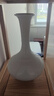 景德鎮(zhèn)陶瓷器仿古新中式顏色釉花瓶工藝品客廳擺件家居酒柜玄關(guān)書房電視柜辦公室博古架茶室裝飾品瓷瓶擺設(shè) 仿古顏色釉冰白竹節(jié)扁瓶（配木質(zhì)旋轉(zhuǎn)底座） 曬單實(shí)拍圖