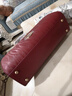 clolv kiss送媽媽生日禮物實(shí)用喜婆婆婚宴包2025新款高貴年輕包40-50歲女士 【專(zhuān)柜高品質(zhì)】酒紅色+絲巾 不規則紋路輕奢婚包大容量單肩斜挎包 曬單實(shí)拍圖