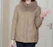 恒源祥媽M媽加絨羽絨服女短款2025新款韓版冬季加厚保暖皮衣外套狐貍毛 米灰 M 曬單實(shí)拍圖