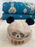 迪士尼（Disney）嬰兒帽子秋冬超萌幼兒男童地主帽小月齡男女寶寶春秋季男孩瓜皮帽 LUCK熊貓地主帽-米色 43-49cm/參考3-24個月 曬單實拍圖