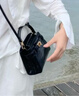 CHARLES&KEITH鱷魚(yú)紋凱莉包手提斜挎婚包包女包生日禮物CK2-50270880-1 Black黑色 S 曬單實(shí)拍圖